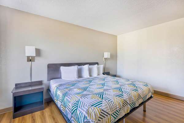 Suite - Crowne Plaza Hotel Seattle Airport SeaTac