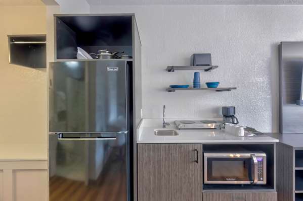 Suite - Crowne Plaza Hotel Seattle Airport SeaTac