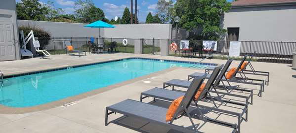 Pool - Best Western Spartanburg Northwest Hotel