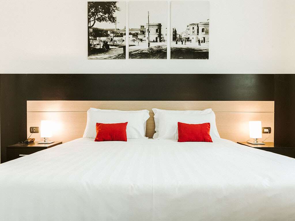 HOTEL CARPI-guestroom-Guest Room,On-Site.jpg