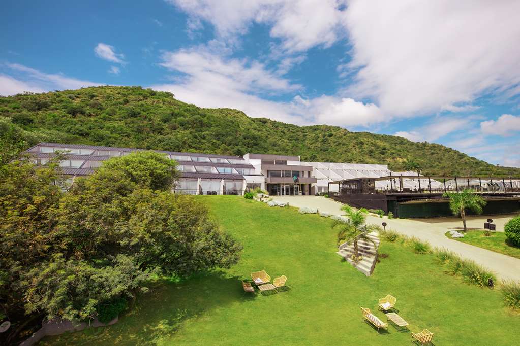 Pinares Del Cerro Resort & Suites