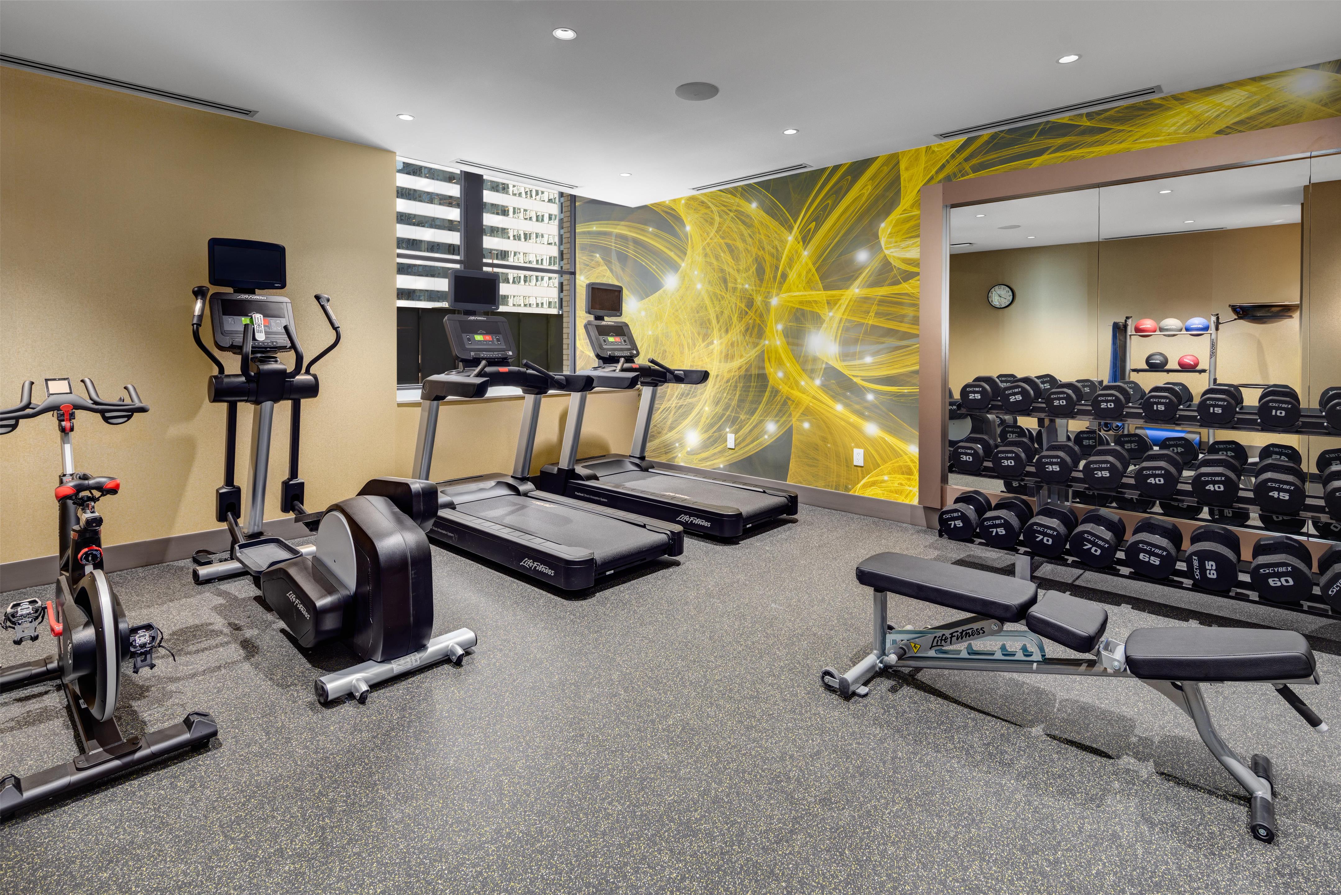 Health club fitness center gym | Hilton Garden Inn Chicago Central Loop