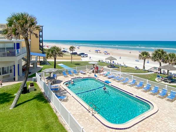 Pool - Ocean Court Beachfront Hotel Daytona Beach Shores