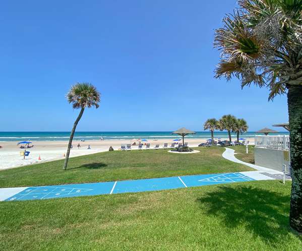 Beach - Ocean Court Beachfront Hotel Daytona Beach Shores