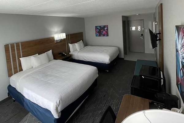  - Days Inn & Suites Springfield - I-70, Exit 54