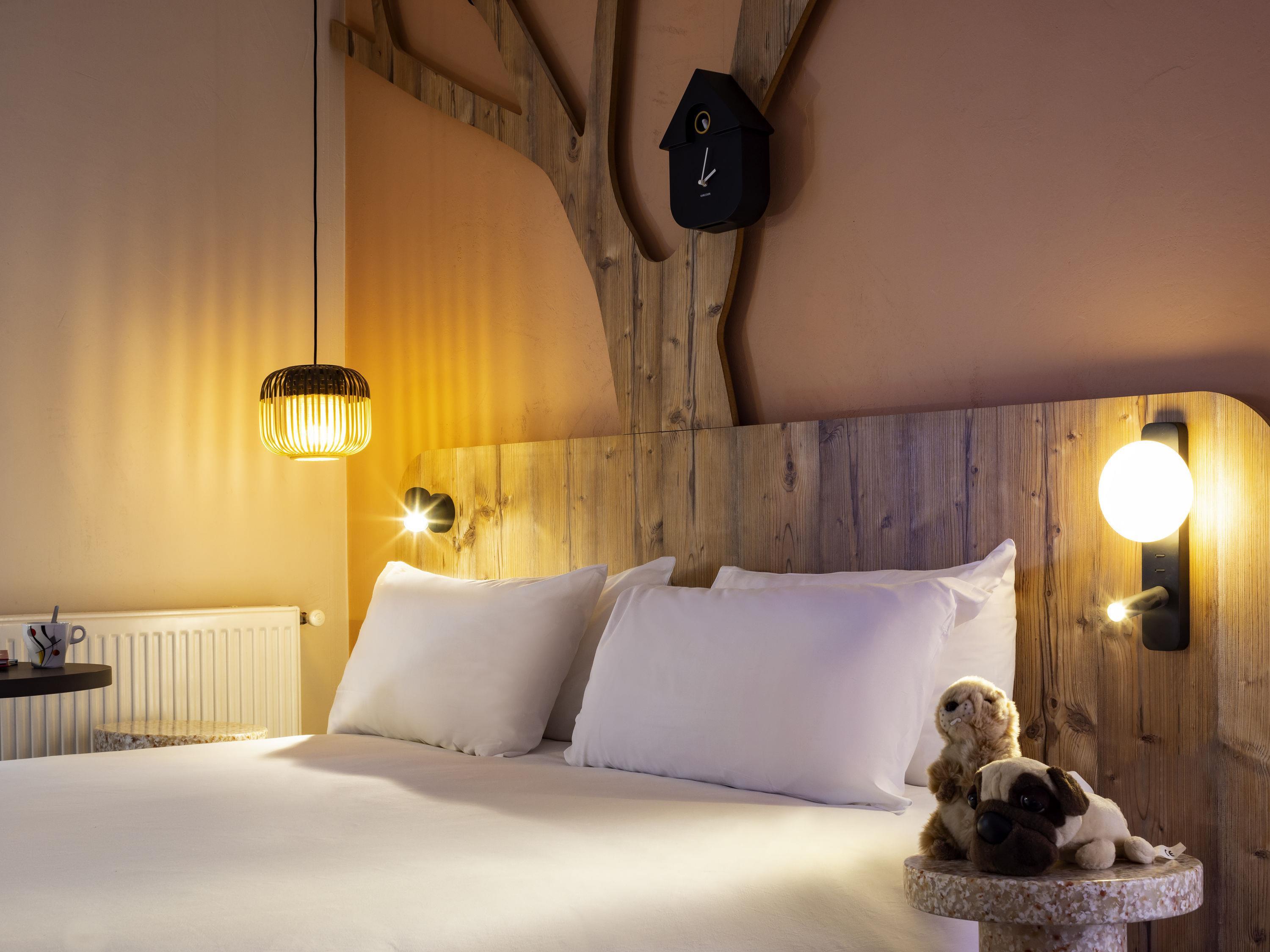 Ibis Styles Les Houches Chamonix Room Type - Room for 5 people with double bed, bunk beds and single chaise lounge