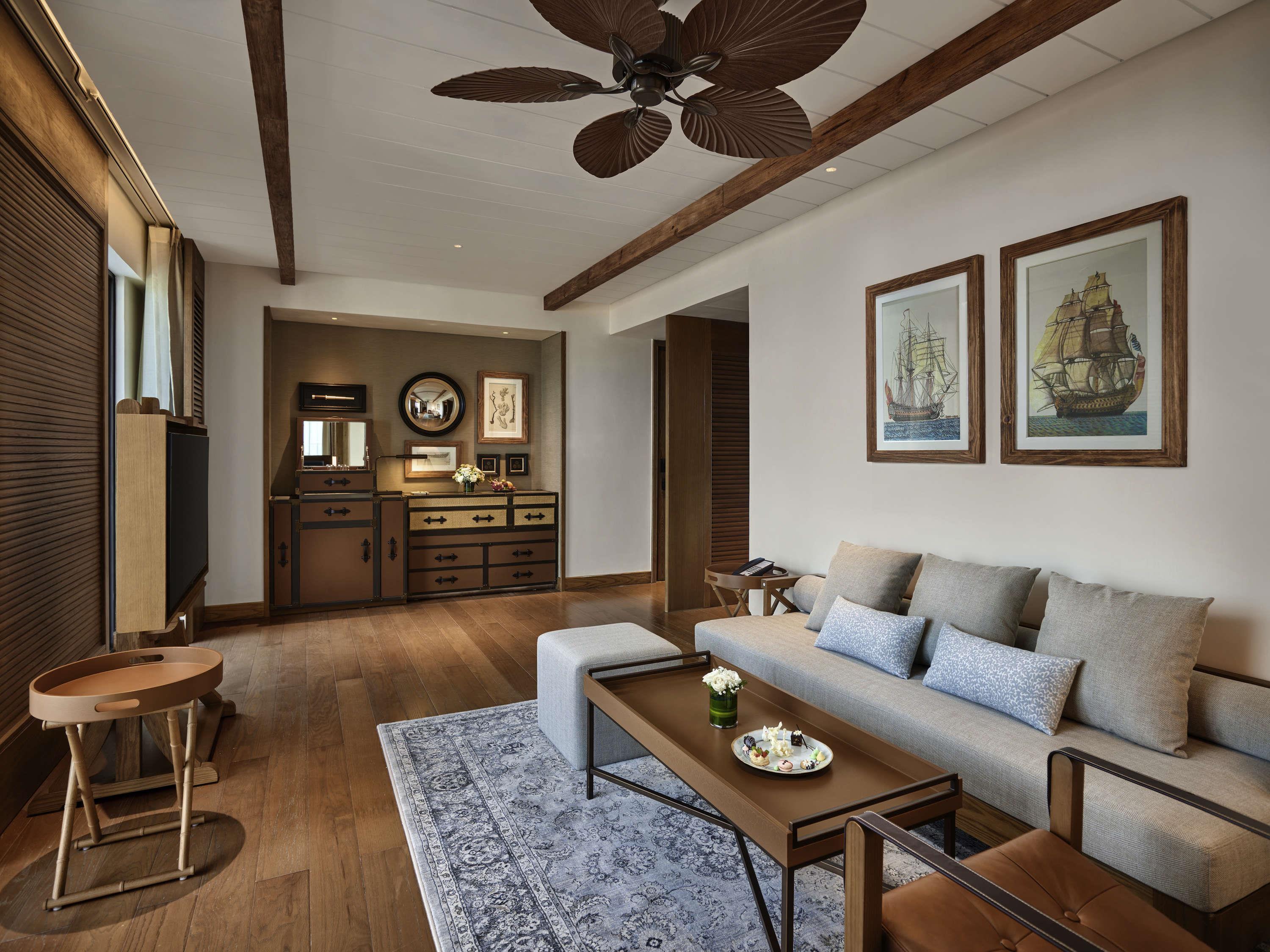 M Room Type - Admiral Suite with Ocean Front Seaview