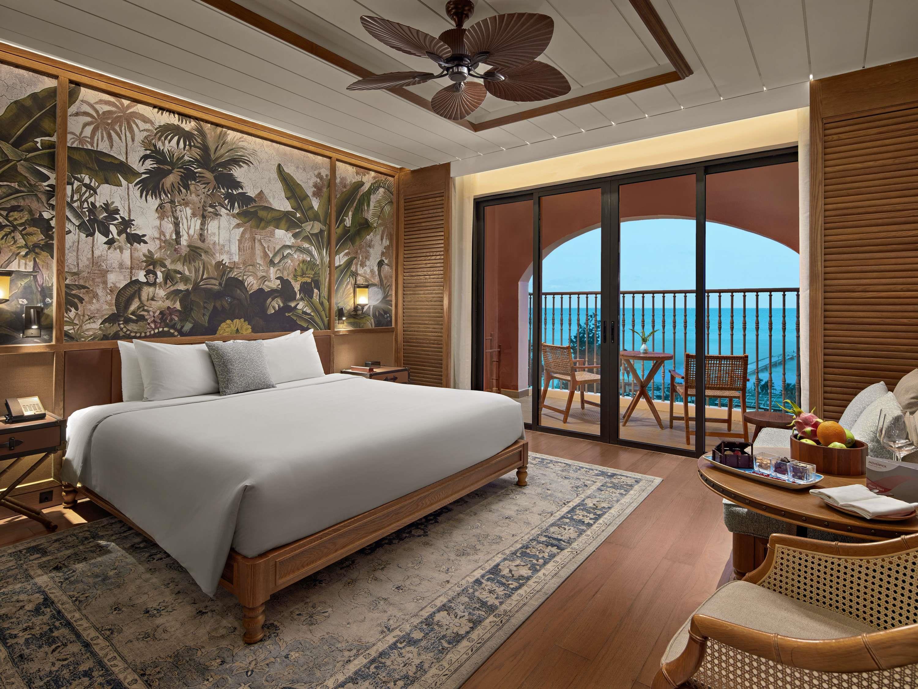 M Room Type - Deluxe King Room with Seaview