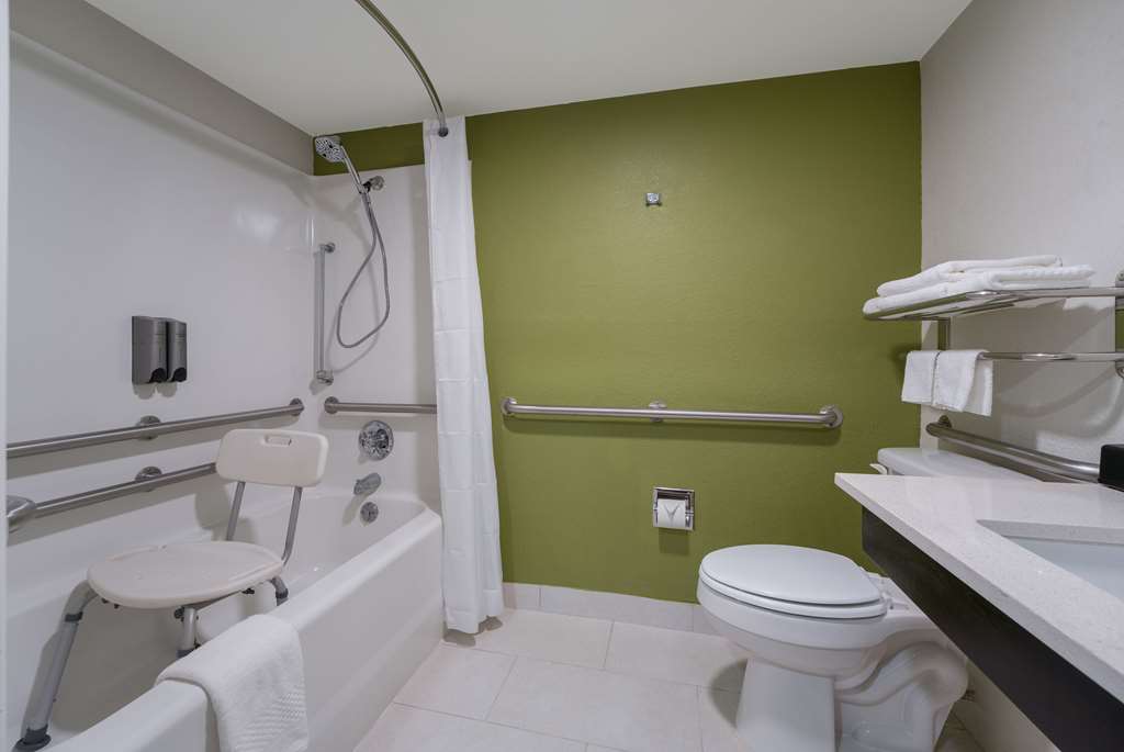 SLEEP INN MADISON-guestroom-Guest Room,Bathroom,On-Site.jpg