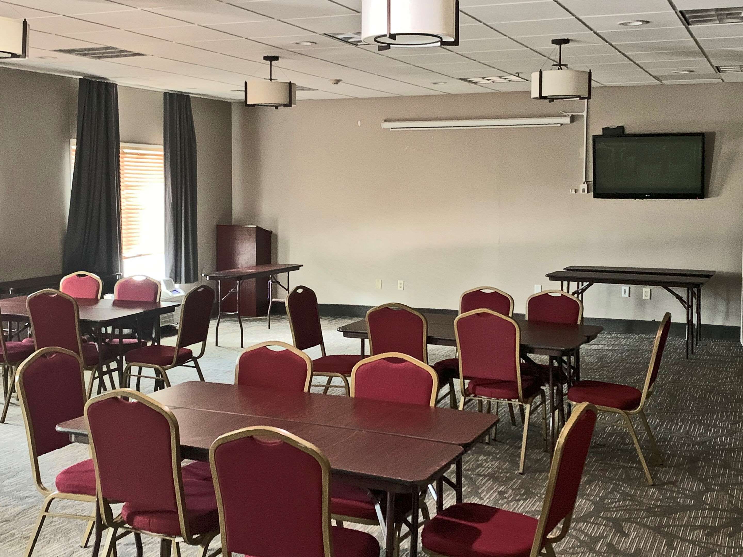 Conference Room | Comfort Inn & Suites