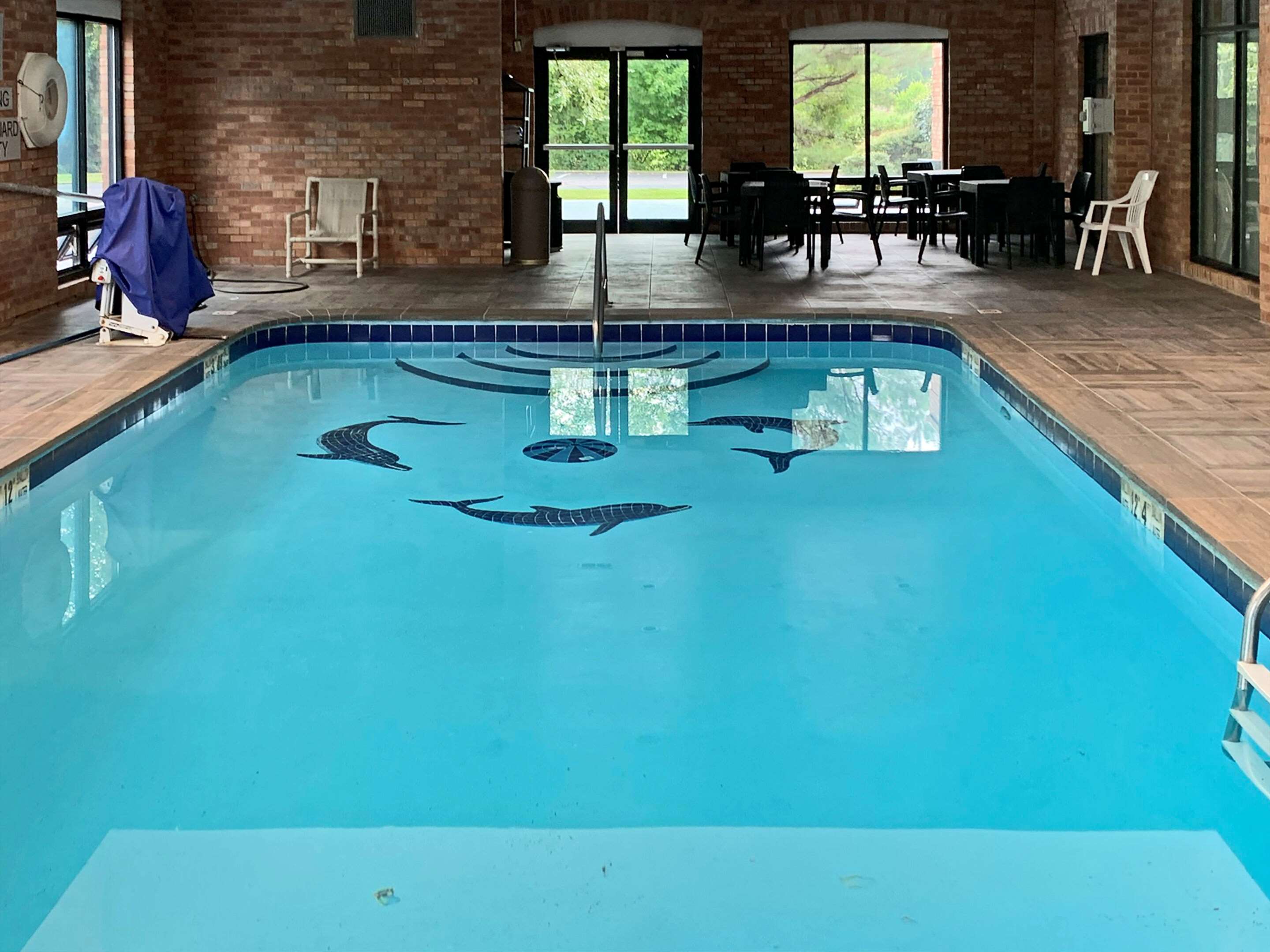 Indoor pool | Comfort Inn & Suites