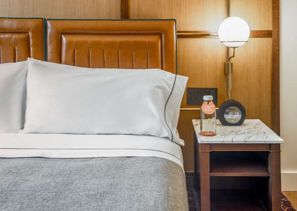  - Canopy by Hilton Hotel Central Loop Chicago