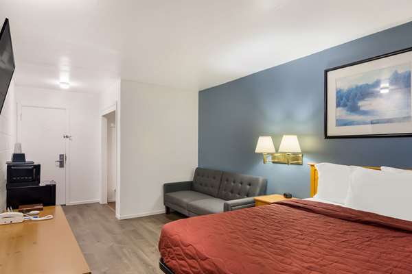 Suite - Rodeway Inn & Suites Historic Downtown Sidney