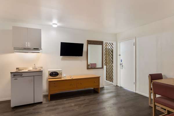  - Rodeway Inn & Suites Historic Downtown Sidney