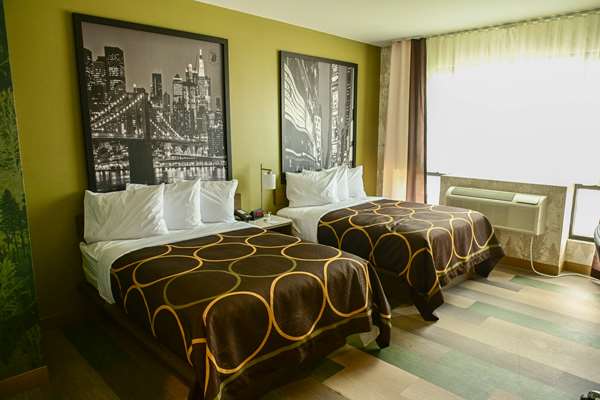  - Super 8 Hotel Near Botanical Garden Bronx New York