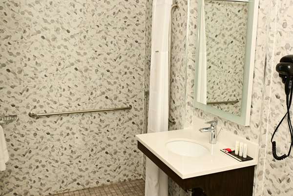  - Super 8 Hotel Near Botanical Garden Bronx New York