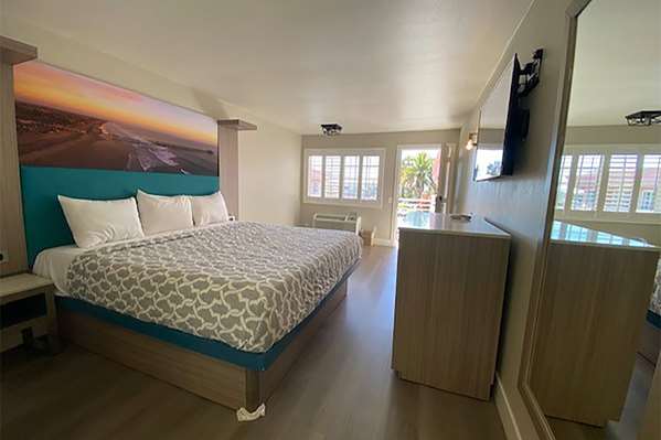  - Super 8 Motel Downtown Oceanside - I-5, Exit 54A