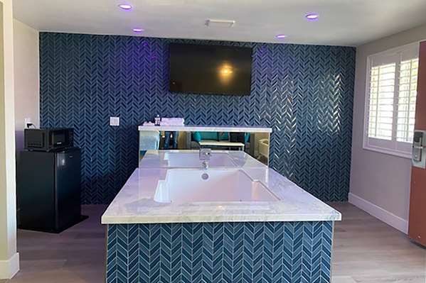  - Super 8 Motel Downtown Oceanside - I-5, Exit 54A