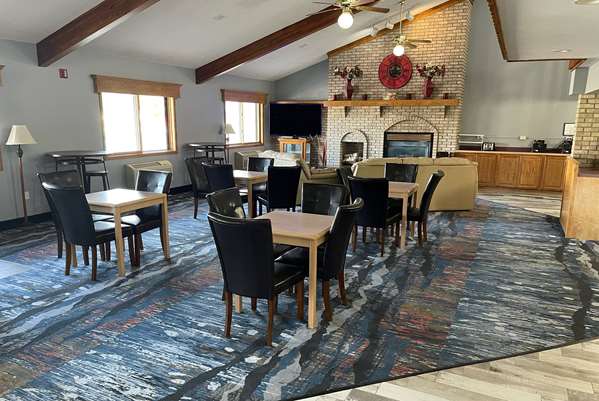  - AmericInn Ladysmith