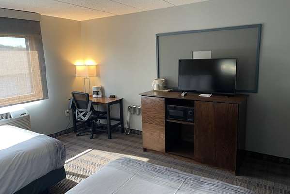  - AmericInn Ladysmith