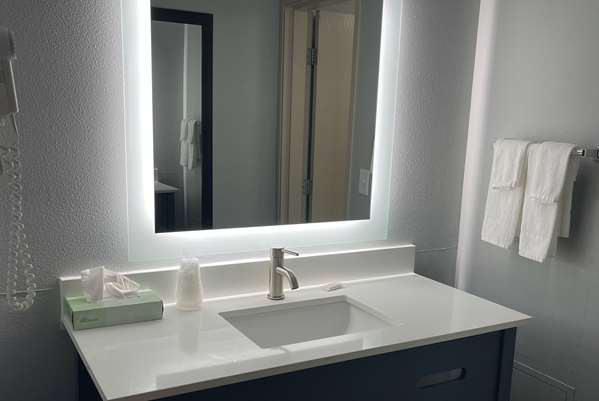  - AmericInn Ladysmith