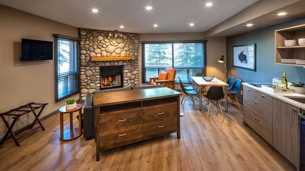 Suite - Buffalo Mountain Lodge Banff