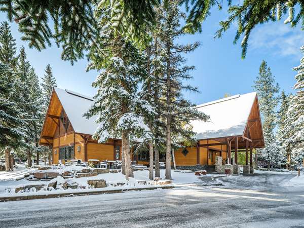 Exterior view - Buffalo Mountain Lodge Banff