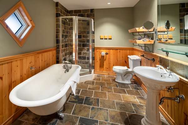  - Buffalo Mountain Lodge Banff