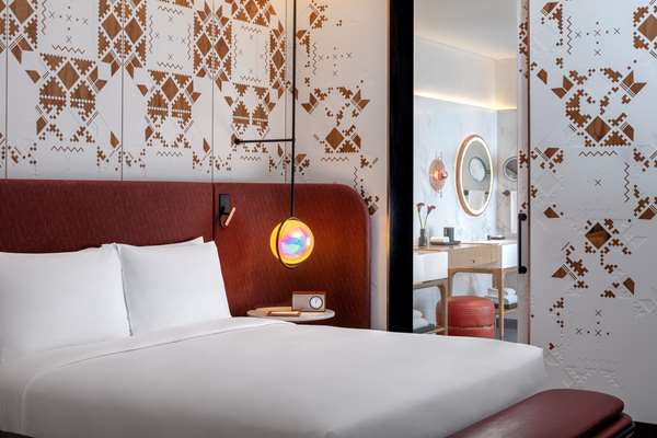 1 King Bed Deluxe Sea View