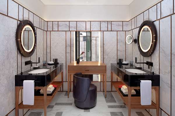 2 BEDROOM ROYAL SUITE