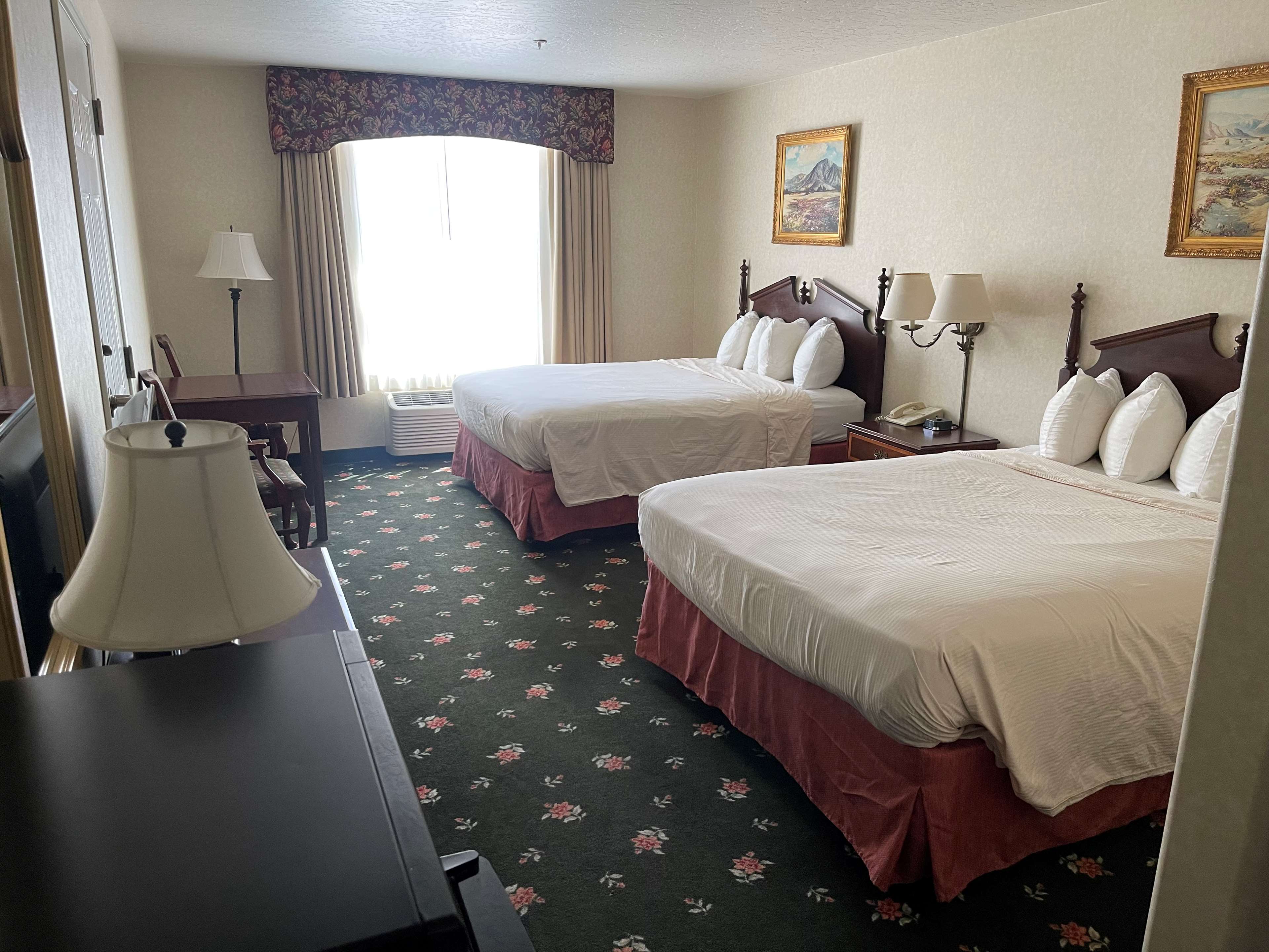 Surestay Hotel By Best Western Eureka - Tap to explore photos