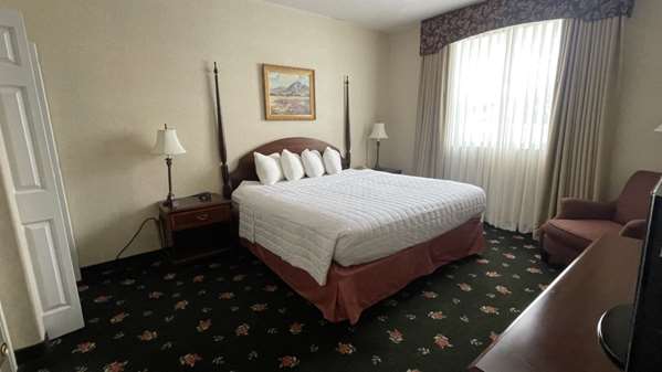  - SureStay Hotel by Best Western Eureka