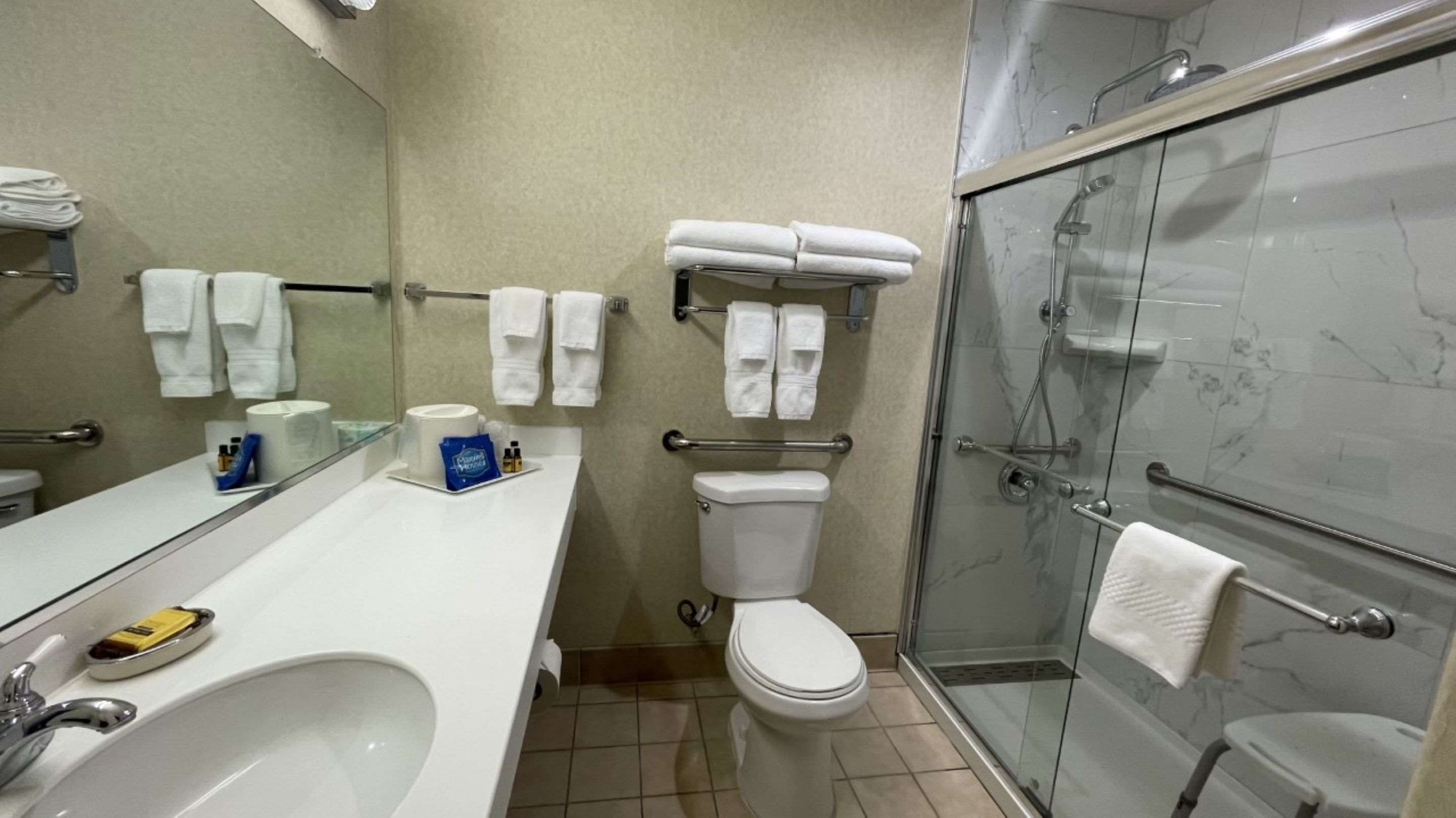 Surestay Hotel By Best Western Eureka - Tap to explore photos