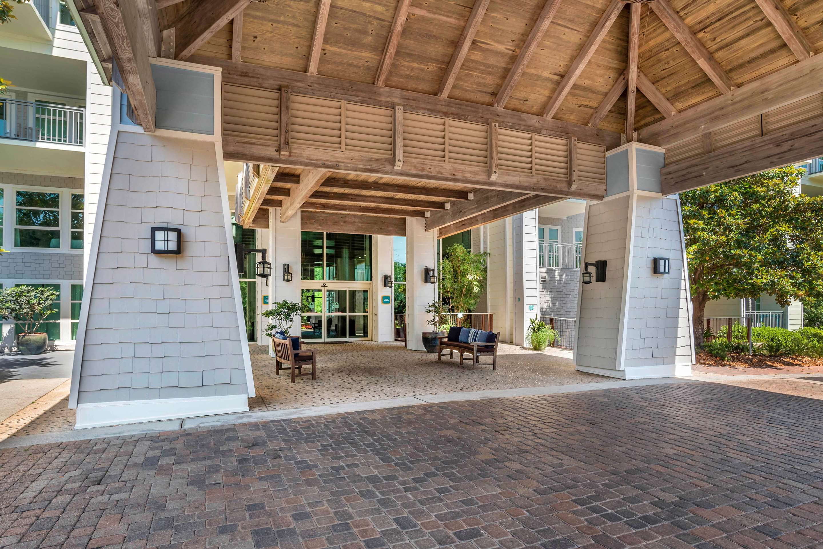 Exterior | Hilton Grand Vacations Club in Sandestin Golf & Beach Resort