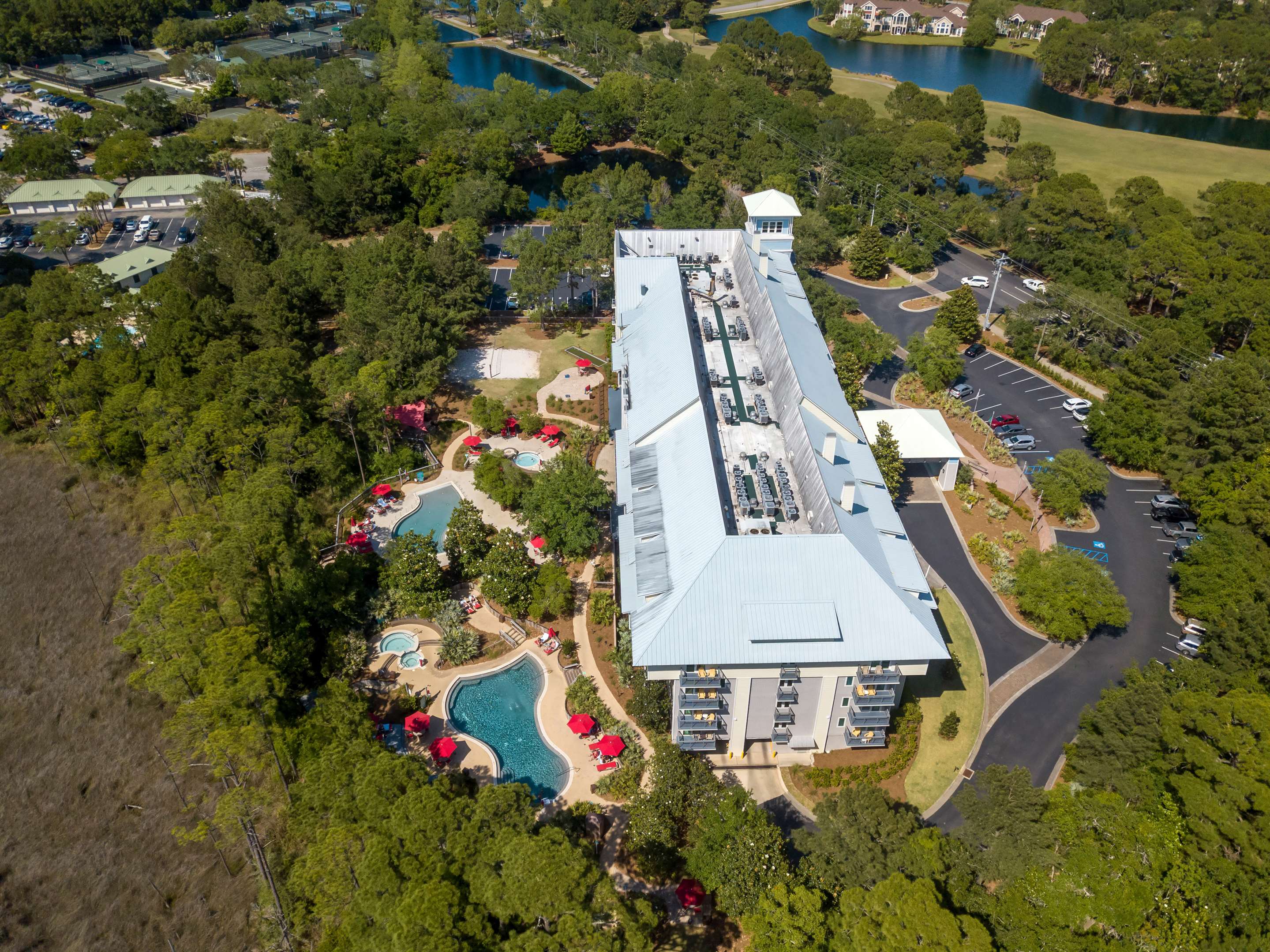 Exterior | Hilton Grand Vacations Club in Sandestin Golf & Beach Resort