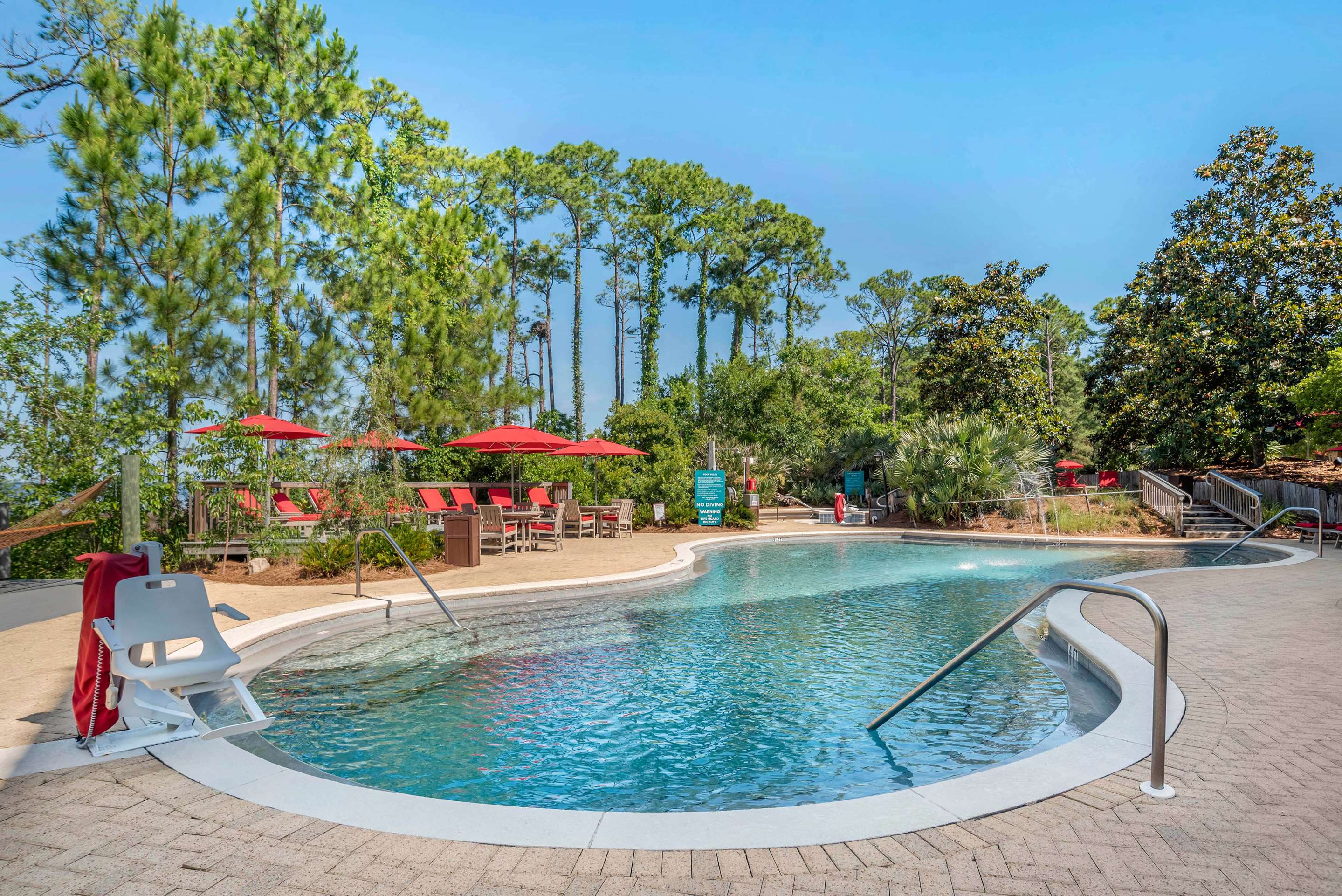 Pool | Hilton Grand Vacations Club in Sandestin Golf & Beach Resort
