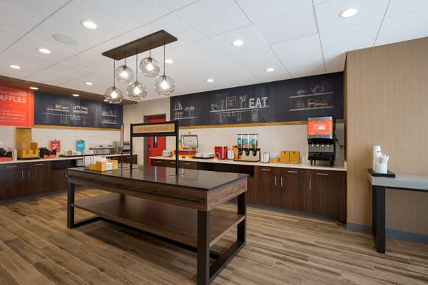 Amenities - Hampton Inn Southfield