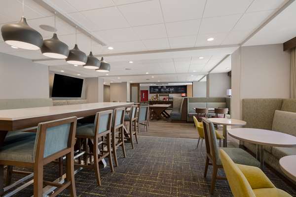 Amenities - Hampton Inn Southfield