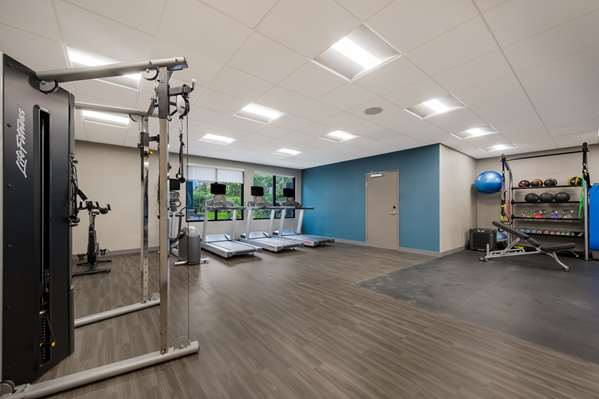 Fitness/ Exercise Room - Hampton Inn Southfield