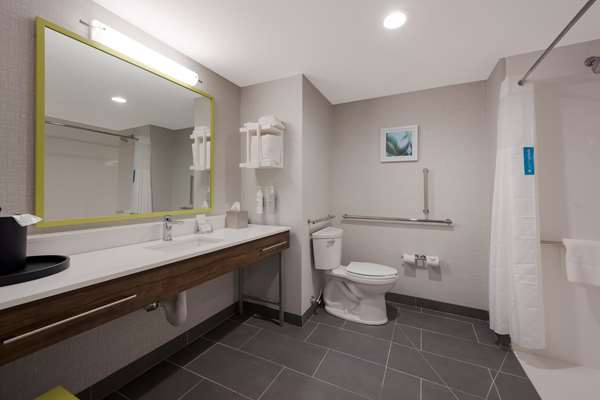  - Hampton Inn Southfield