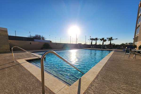 Pool - La Quinta Inn & Suites Del Rio