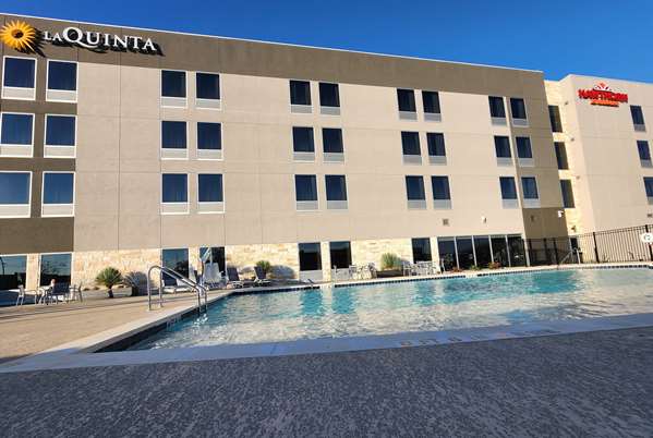 Pool - La Quinta Inn & Suites Del Rio