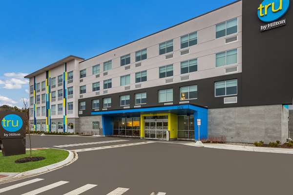 Exterior view - Tru by Hilton Hotel Traverse City