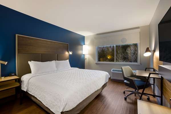  - Tru by Hilton Hotel Traverse City