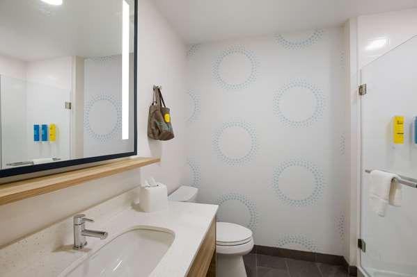  - Tru by Hilton Hotel Traverse City