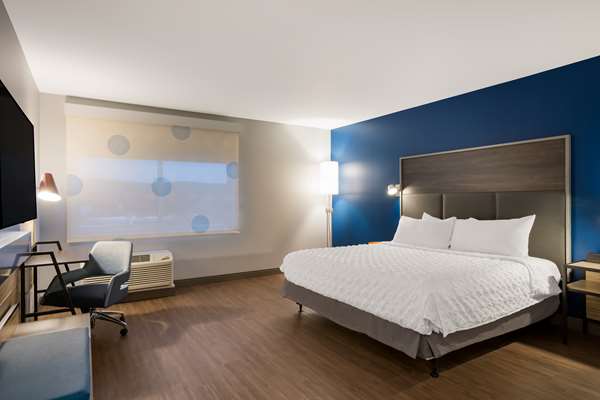  - Tru by Hilton Hotel Traverse City