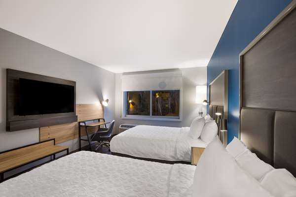  - Tru by Hilton Hotel Traverse City