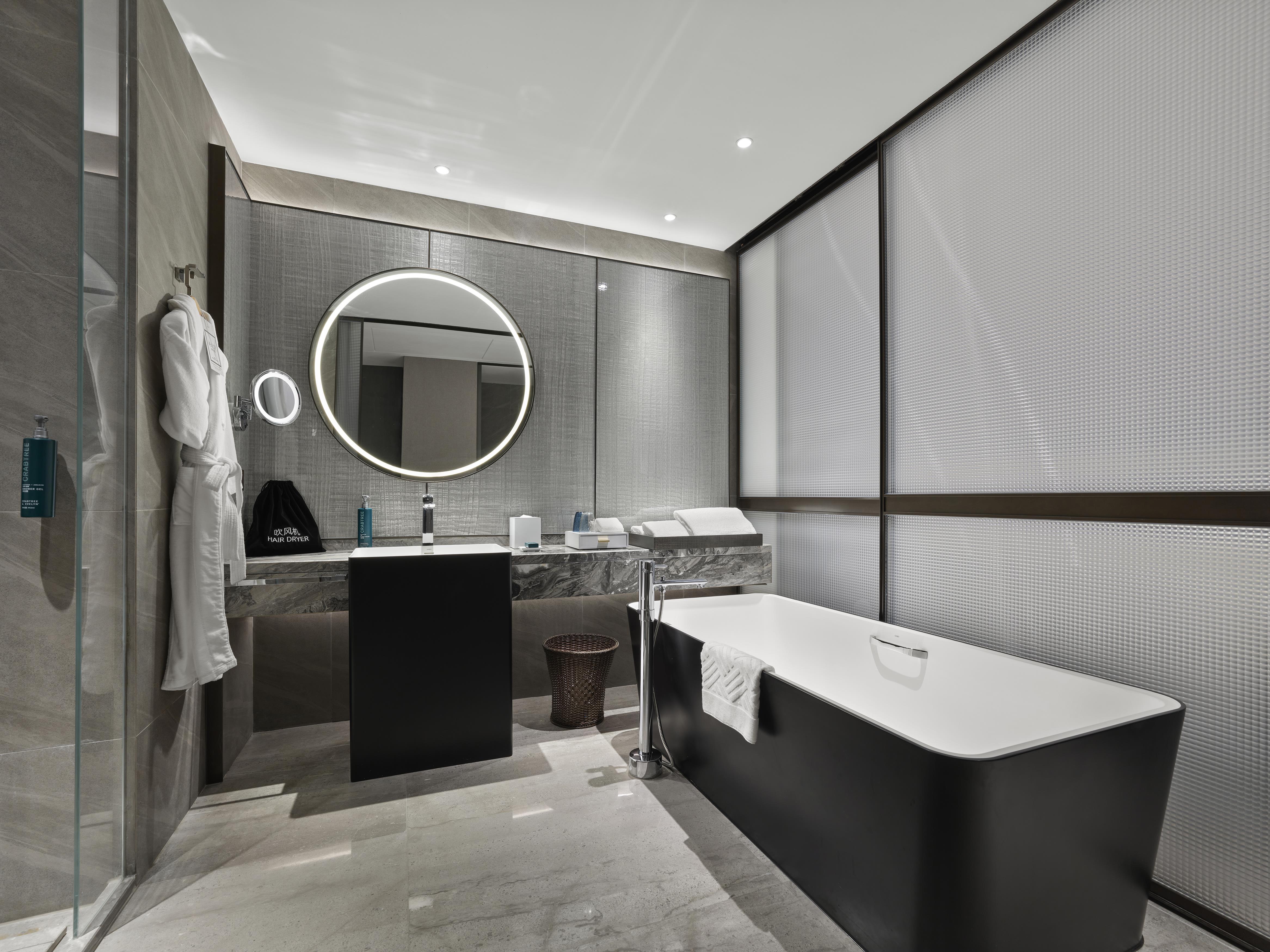 Hilton Zhuji Room Type - KING DELUXE MOUNTAIN VM RM