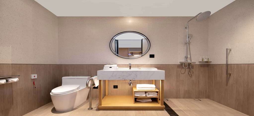 Hilton Garden Inn Changsha Yuelu - Tap to explore photos
