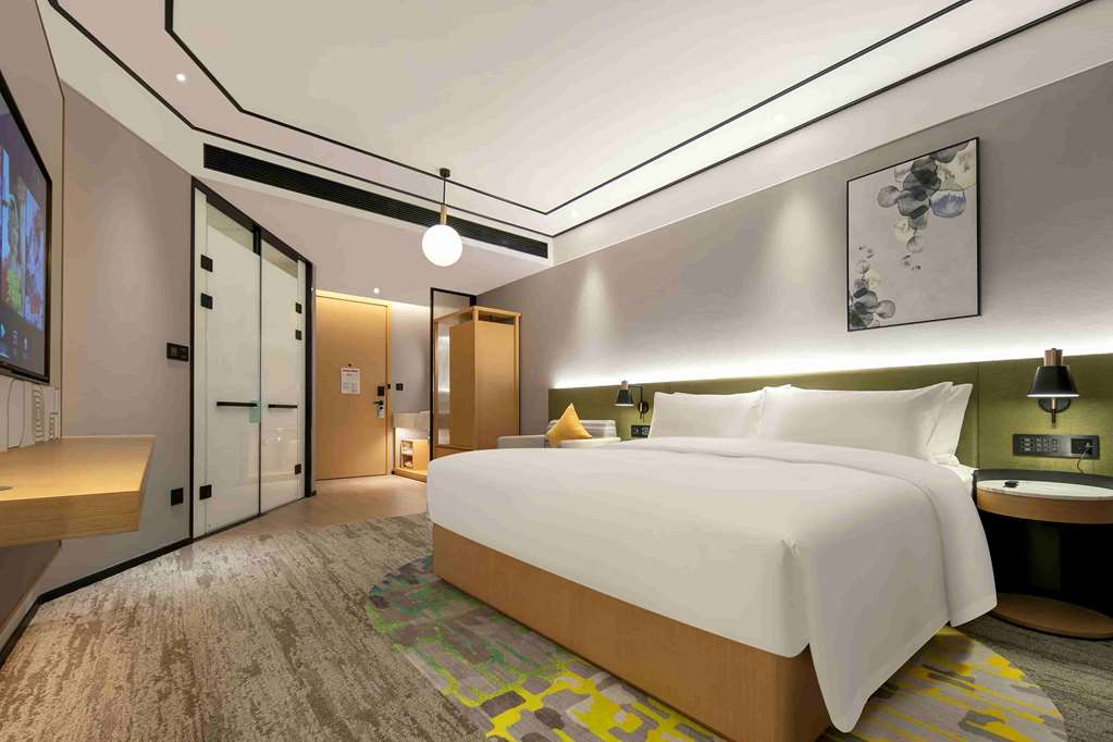 Hilton Garden Inn Changsha Yuelu - Tap to explore photos
